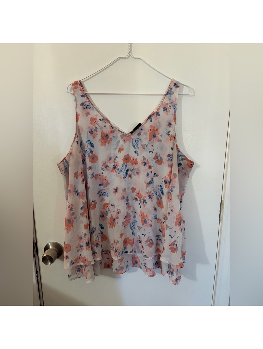 Women’s Lane Bryant size 18 Floral Sleeveless Top - Pink and Blue Tote2
